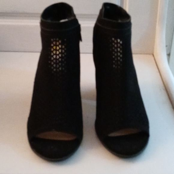Ankle boots - Picture 2 of 4